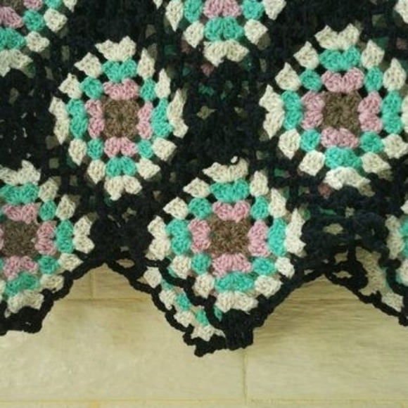 Spring Granny Square boho top, handmade - Picture 8 of 9